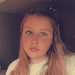 Meet your Posher, Elise